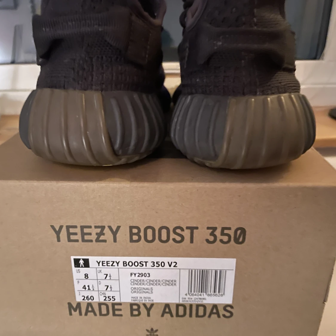Yeesy boost 350 v2 Cinder - 91