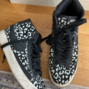 Nike 38,5 - Köpta second hand, ej använda av mig pga har för mycket skor haha