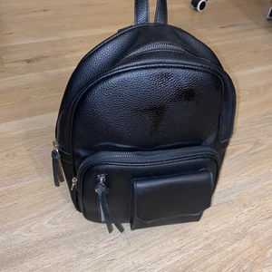 Ryggsäck - Svart ryggsäck från new yorker 