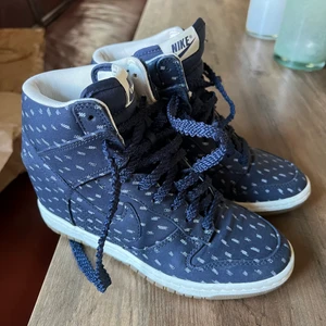 Nike kilklackar - Köpt på sellpy, 350kr