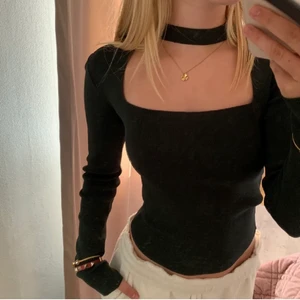 Zara tröja - (Lånad första bild) Super snygg grön tröja från zara, knappt använd. Buda privat ✨ 