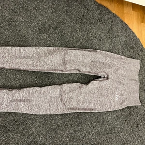 Träningstights  - As snygga träningstights från Icaniwill, aldrig använda då de är för små på mig. Köparen står för frakten❤️