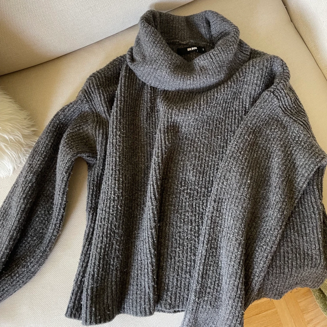 Stickad tröja turtle neck - 90