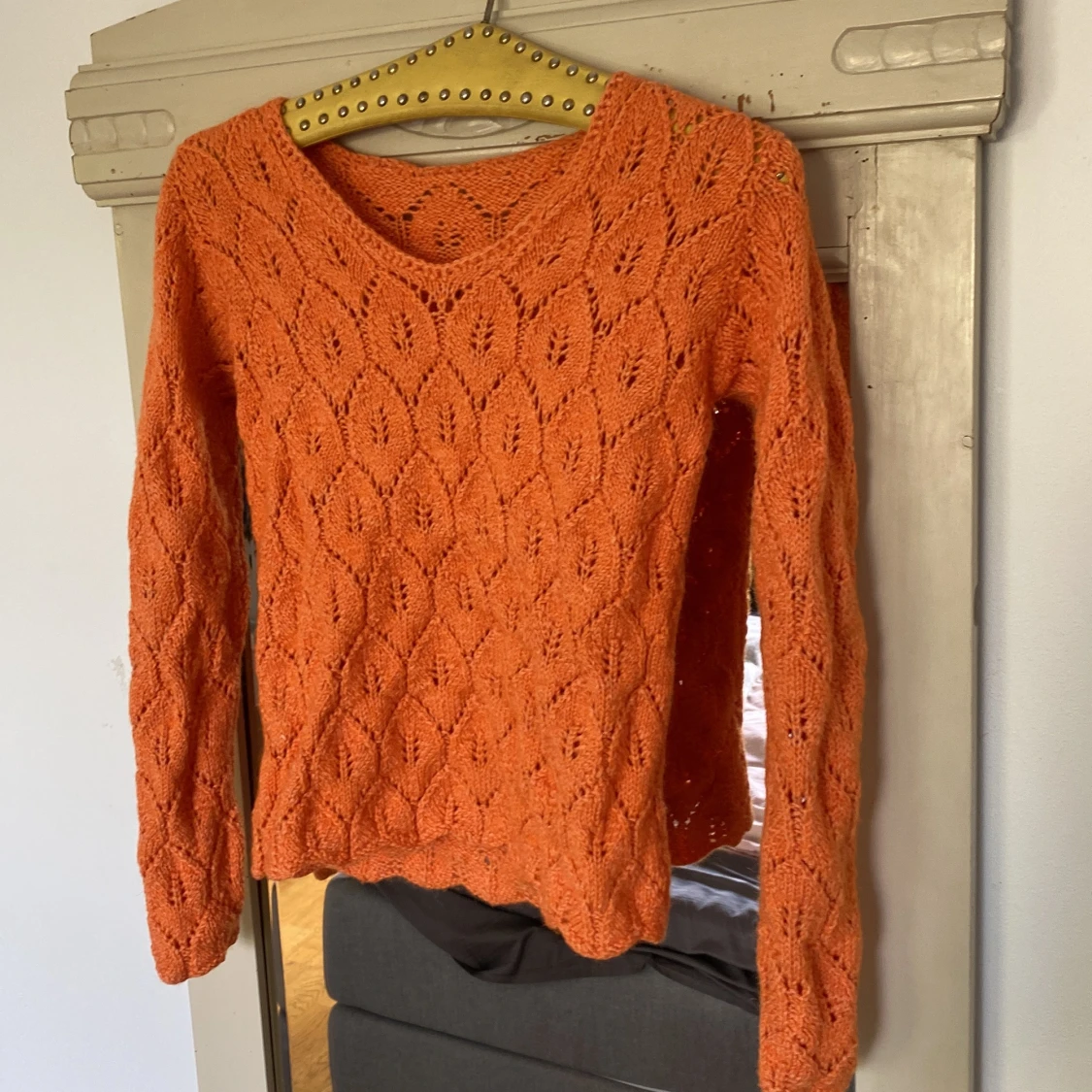 Orange stickad tröja  - 91