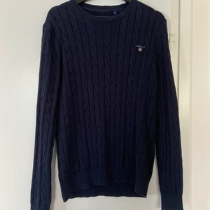 Gant pullover - Pullover från Gant. Oanvänd. Säljes pga fel storlek. Köpt för ca 1200kr. 