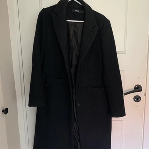 Kappa - Svart kappa från Ellos Storlek 36 Fraktas/möts upp i Borås