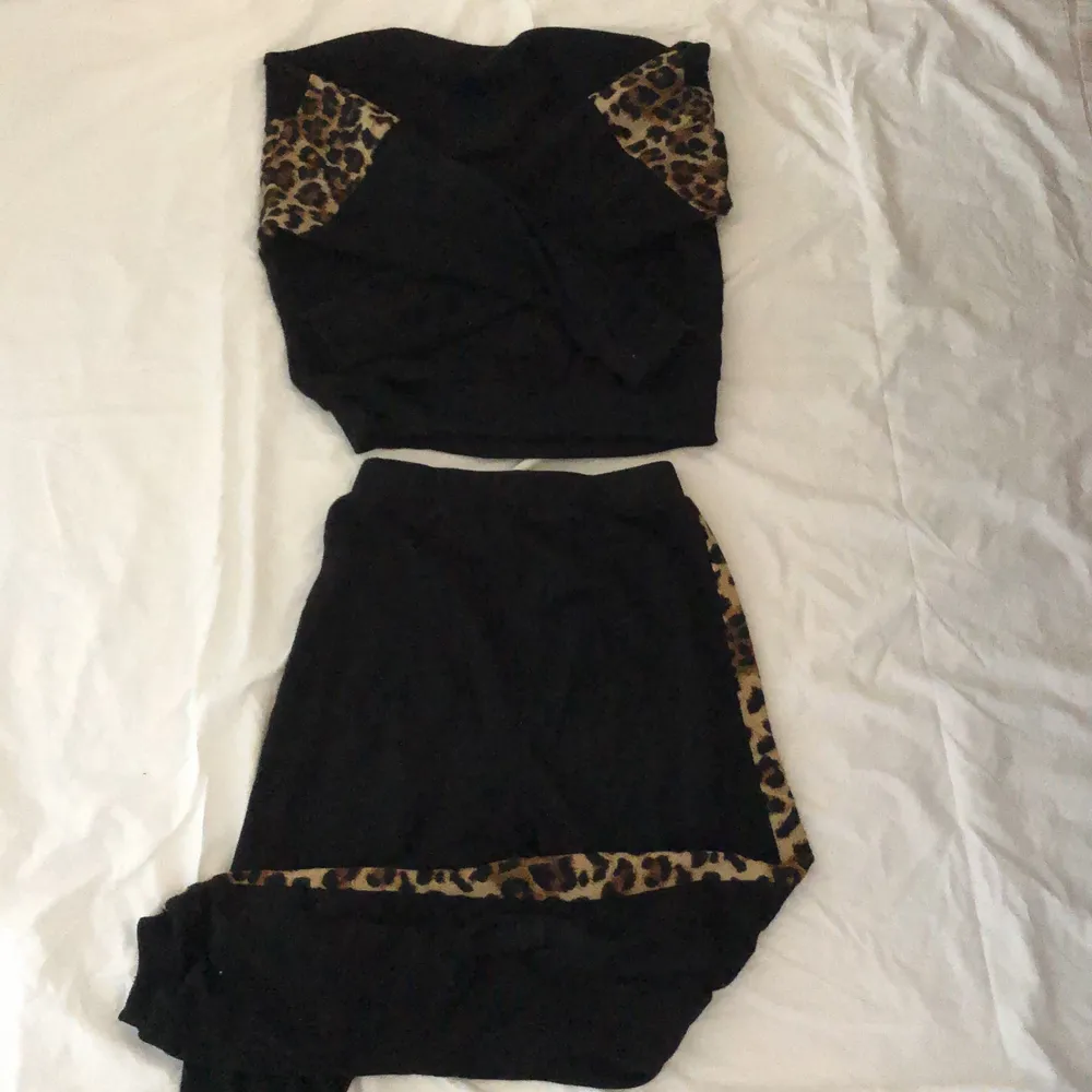 Mjukissett i stl xs, knappt använda och säljer för 90kr+66kr(frakt) meddelande mig ifall du har några frågor❣️. Muu.