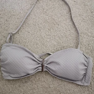 Bikinitopp PANOS EMPORIO - Superfin bikinitopp, aldrig använd! Står storlek 38 men jag skulle nog säga mer att det storlek 36. 