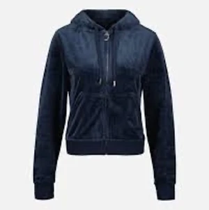 Juicy Couture kofta mörkblå - en juicy couture kofta i bra skick och använd fåtal gånger 