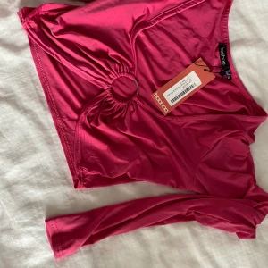 Rosa set kjol och topp från boohoo - Rosa kjol och topp från boohoo - aldrig använd! Strl 38 i båda!