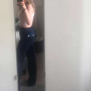 Juicy byxor  - Hej! Jag kollar inströddes på dessa byxor i storlek S(small) så om ni är intresserade kan ni kommentera eller skriva privat på ett pris. 💞 bildens är lite suddiga för min kamera är trasig men kom privat så kan jag skicka fler.  