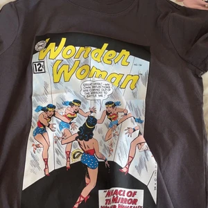 Hm  - Super fin tröja från hm i stolek s, använt fåtal gånger. Säljer för 20kr. Tvättas innan säljning 👍 