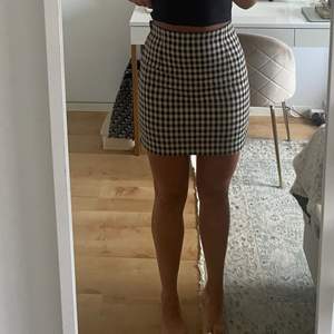 Söt kjol från H&M använd en gång! <3