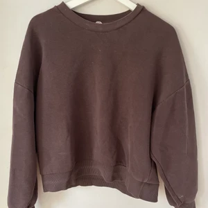 Brun sweatshirt  - Basis brun sweatshirt som inte används längre💗