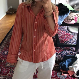 Randig skjorta - Somrig randig vintage skjorta, figursydd och ljusare i verkligheten 