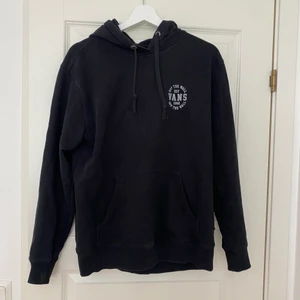 Vans hoodie, stl M - Vans hoodie i storlek M. inga hål/slitningar eller liknande, hör av vid intresse eller bilder🥰