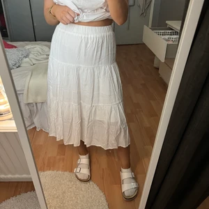 Kjol - Från shein i storlek S. Helt oanvänd😊 jättefin till sommaren men säljer då den inte kommer till användning💕