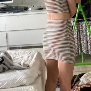 Klänning/ linne+kjol - Kan användas som klänning eller linne och kjol, den är nästan aldrig använd