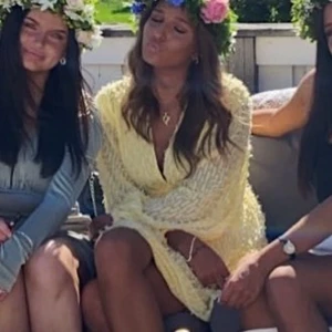 Sommarklänning  - Använd endast en gång, säljer då jag nog inte kommer sndvända den vid mer tillfällen.