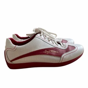 Vintage Louis Vuitton sneakers  - Vintage sneakers från Louis Vuitton. Ascoola men används ej. Storlek 40