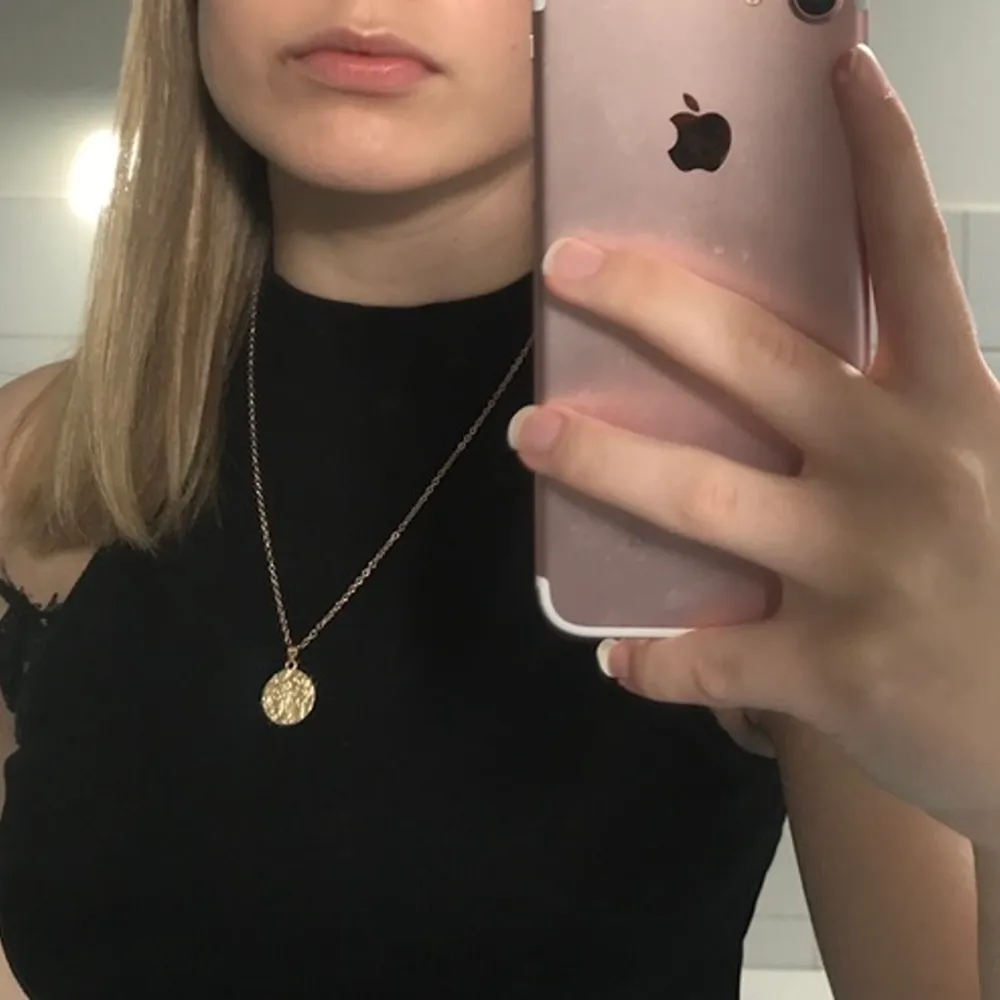 Fint halsband som inte använd . Asusteet.