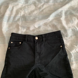 Svarta jeans shorts - Svarta jeans shorts, perfekt till sommaren!