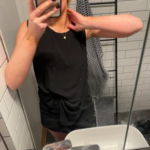 Klänning  - Så fin klänning köpt i Thailand för några år sedan! 