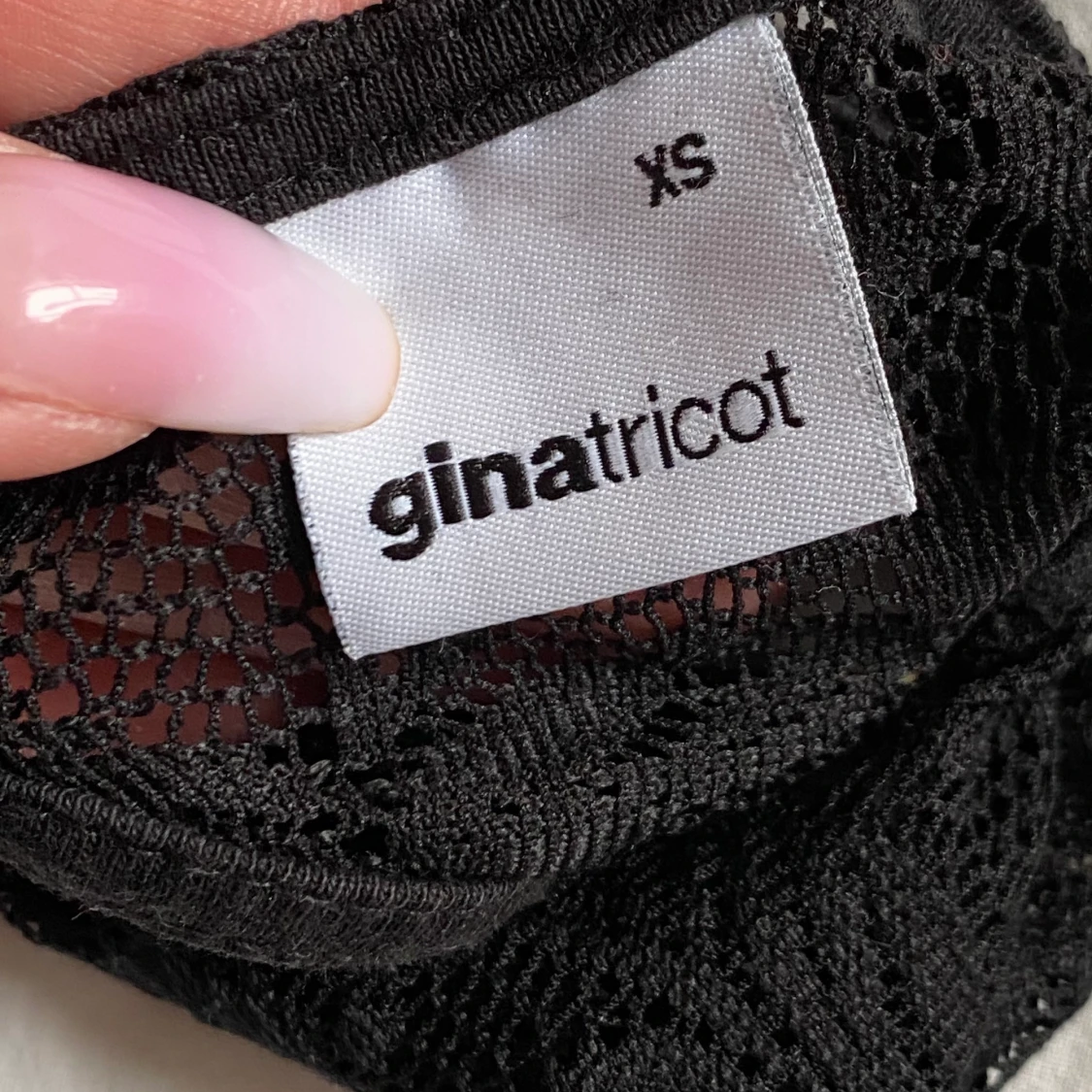 Ginatricot topp med spetts  - 91