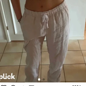 Linnebyxor  - Säljer dessa linnebyxor då de är för korta för mig som är 171, skulle rekommendera för någon som är mellan 160-167. Har bara använt max 3 gånger💕