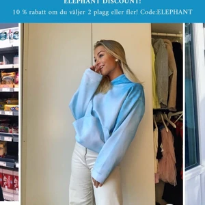 The cool elephant  - Knappt använd, fin hoddie i en fin ljusblå färg💙Storlek M. Köpare står för frakt💗