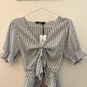 Bikbok topp - Storlek 36, aldrig använd. Superfin nu till sommaren🌸