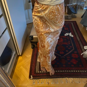 Ginatricot kjol - Jättefin kjol i storlek xs från ginatricot! Knappt använd🤍 