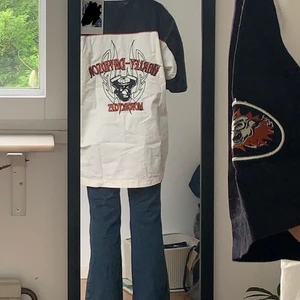 Harley Davidson Shirt - Harley Davidson overshirt in size M, its a mens size M which is really big on me so if youre tall i think it would fit great (im 157cm) or a present for a male friend. Great for summer  fits! 
