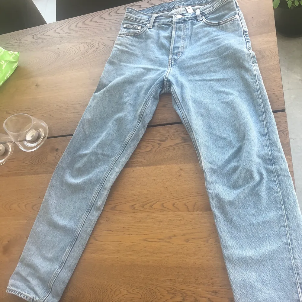 Knappt använda och ej söndriga. För små för mig så vill få bort. Skriv för mer frågor!. Jeans & Byxor.