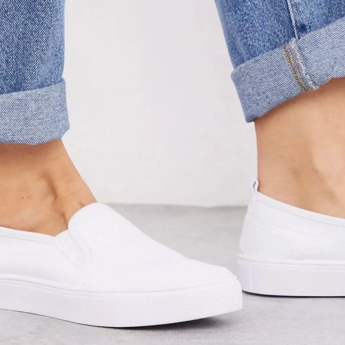 Slip ons sneakers