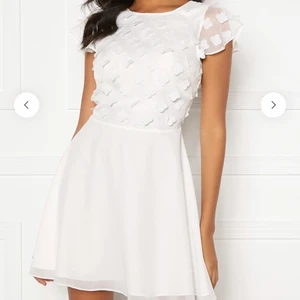 Sommarklänning - Helt oanvänd klänning från bubbleroom med prislapp kvar, perfekt till sommaren 🤍