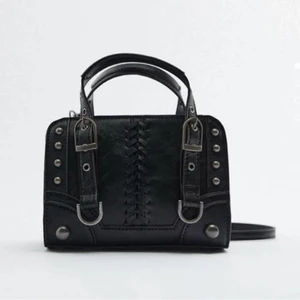 Zara väska  - Säljer denna jättefina zara väska!!💝💝