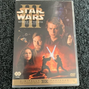 Starwars III dvd - Revenge of the sith / mörkrets hämnd dvd Säljer den då jag råka köpa dubbel.  Kostade 40kr, säljer för 30😽