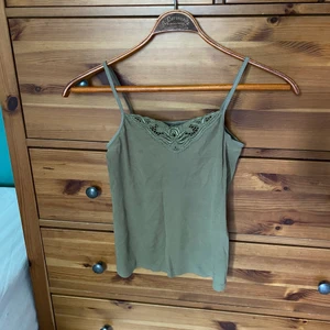 Grön topp - Grön topp, storlek xs-s. Köpt secondhand! 