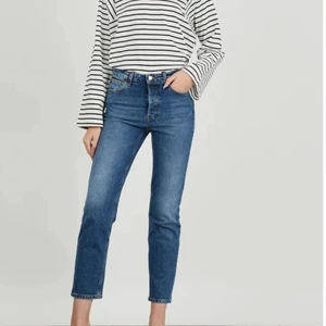 Devine-jeans-Dagmar - Nypris 2000 kr Storlek 38 har prislappen kvar.