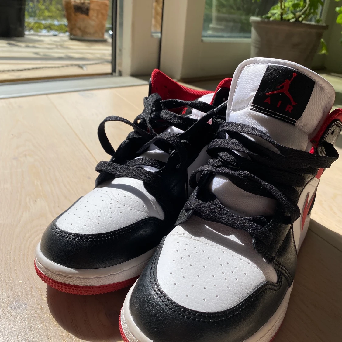 Air Jordan 1 Mid  - 90