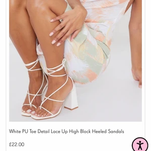 klackar  - fina klackar som kan va användbara för studenten, sommaren osv. använda en gång bara!! 