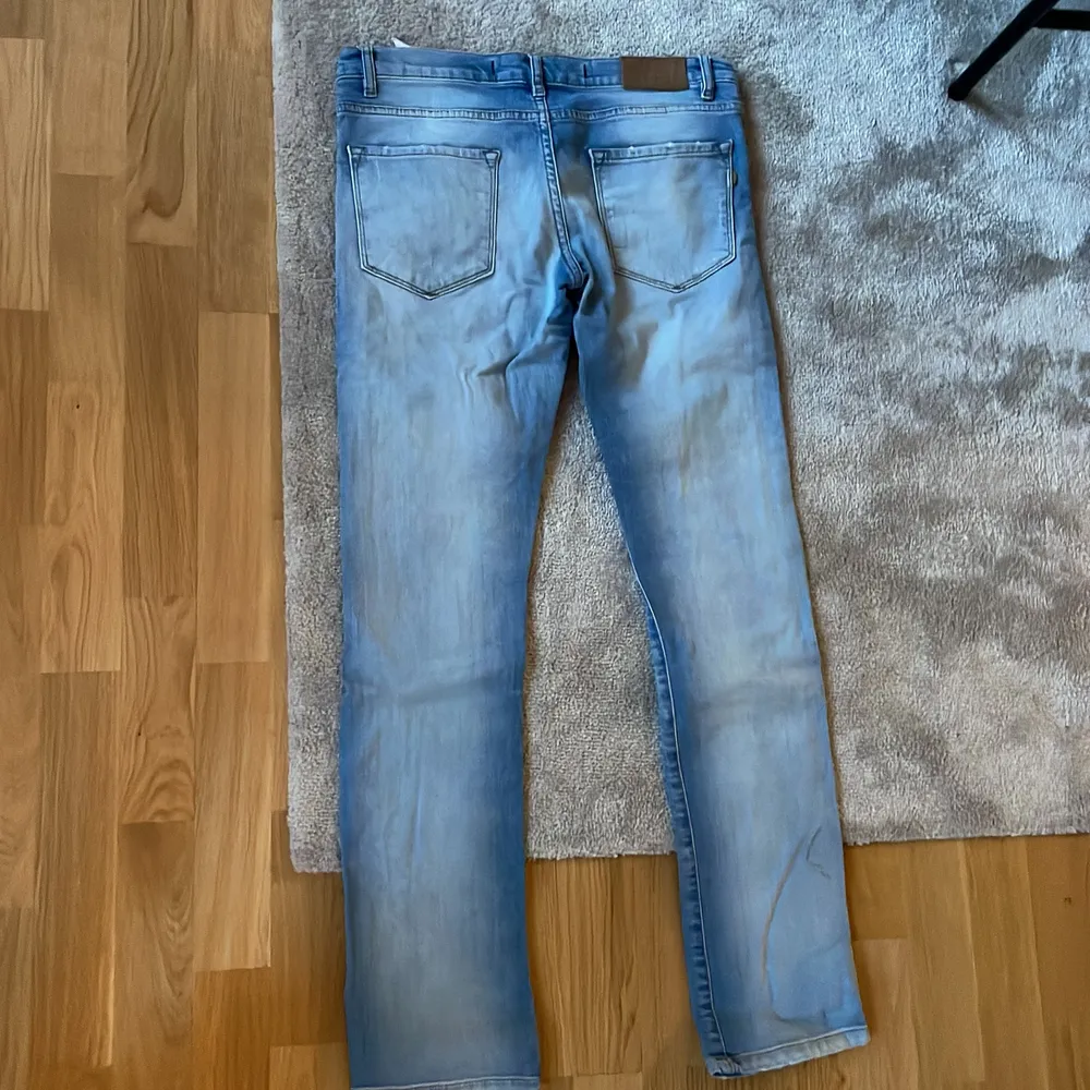 Low cut jeans från peak performance, fint skick. Storlek 29/32. Jeans & Byxor.