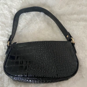 Väska  - Aldrig använd nypris 299kr säljer för 100kr 