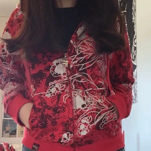 Kofta - Jättecool kofta med massa mönster på! Storlek XS/XXS! BUDA MINST MED 10kr 