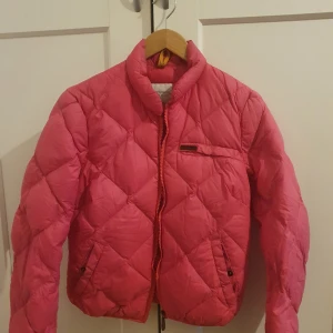 Peack Performance - Jacka  i utmärkt skick. S storlek 