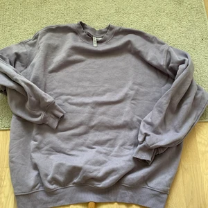 Myskläder - Matchande sett:) L på tröjan och S på byxorna, mycket stretch och går att dra åt. 