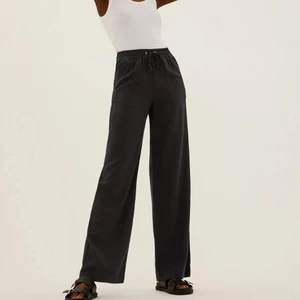 Linnebyxor petite - Helt oanväda linnebyxor, lappen sitter fortfarande kvar på! 