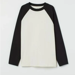 Långärmad tröja från H&M  - Helt ny och oanvänd, nypris var 150kr