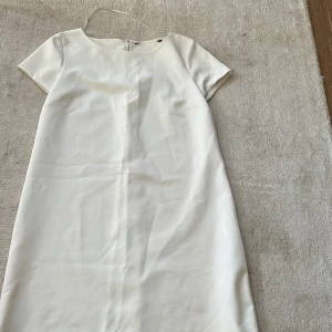 Klänning - Klänning från zara storlek s!